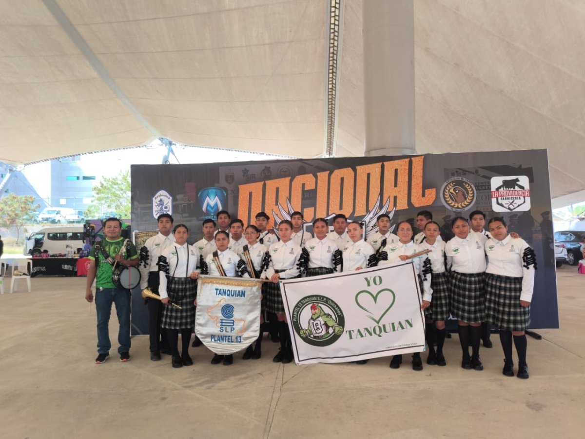 Destaca Banda De Guerra en el Nacional.